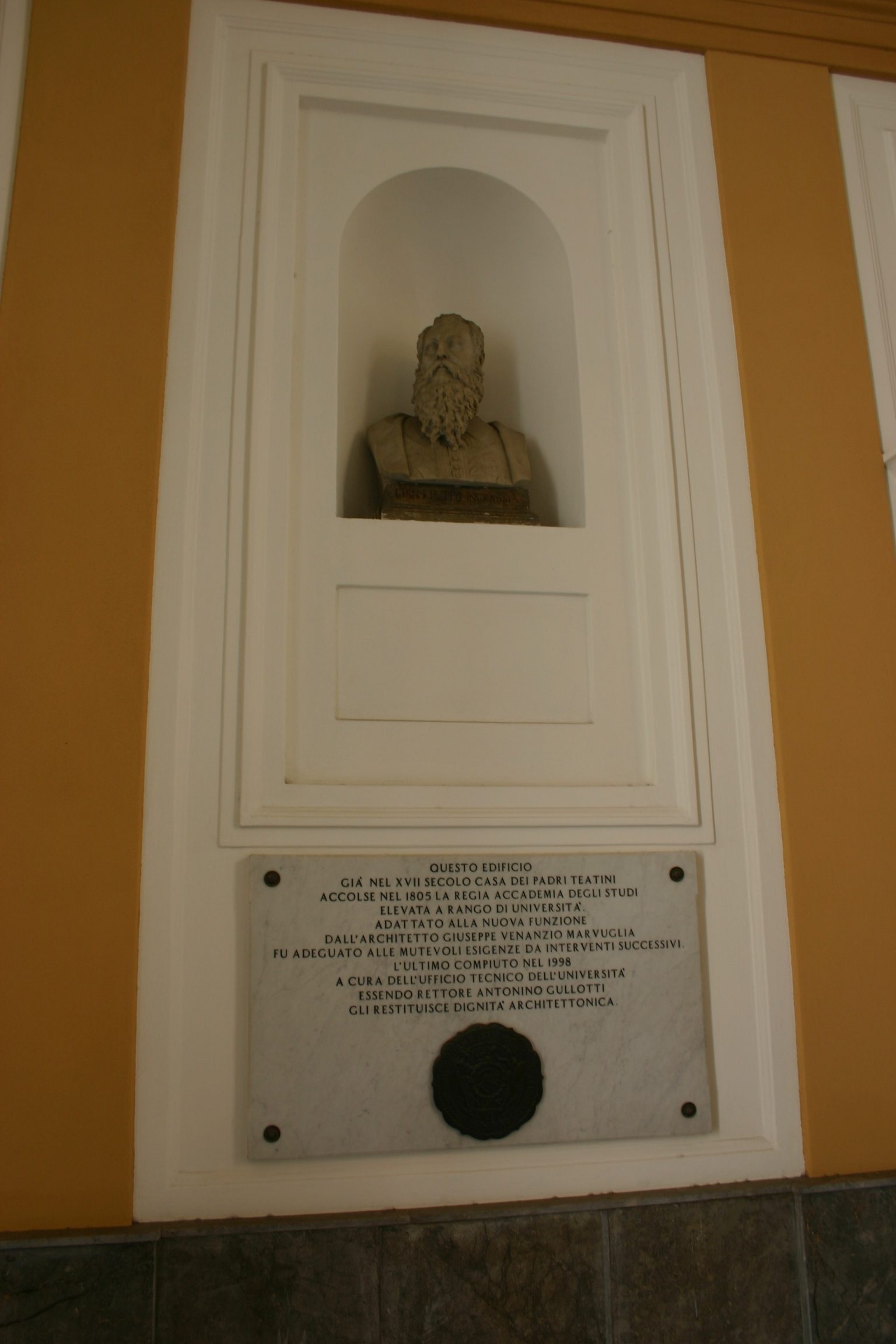 Gianfilippo Ingrassia's bust, Palermo - 02.JPG